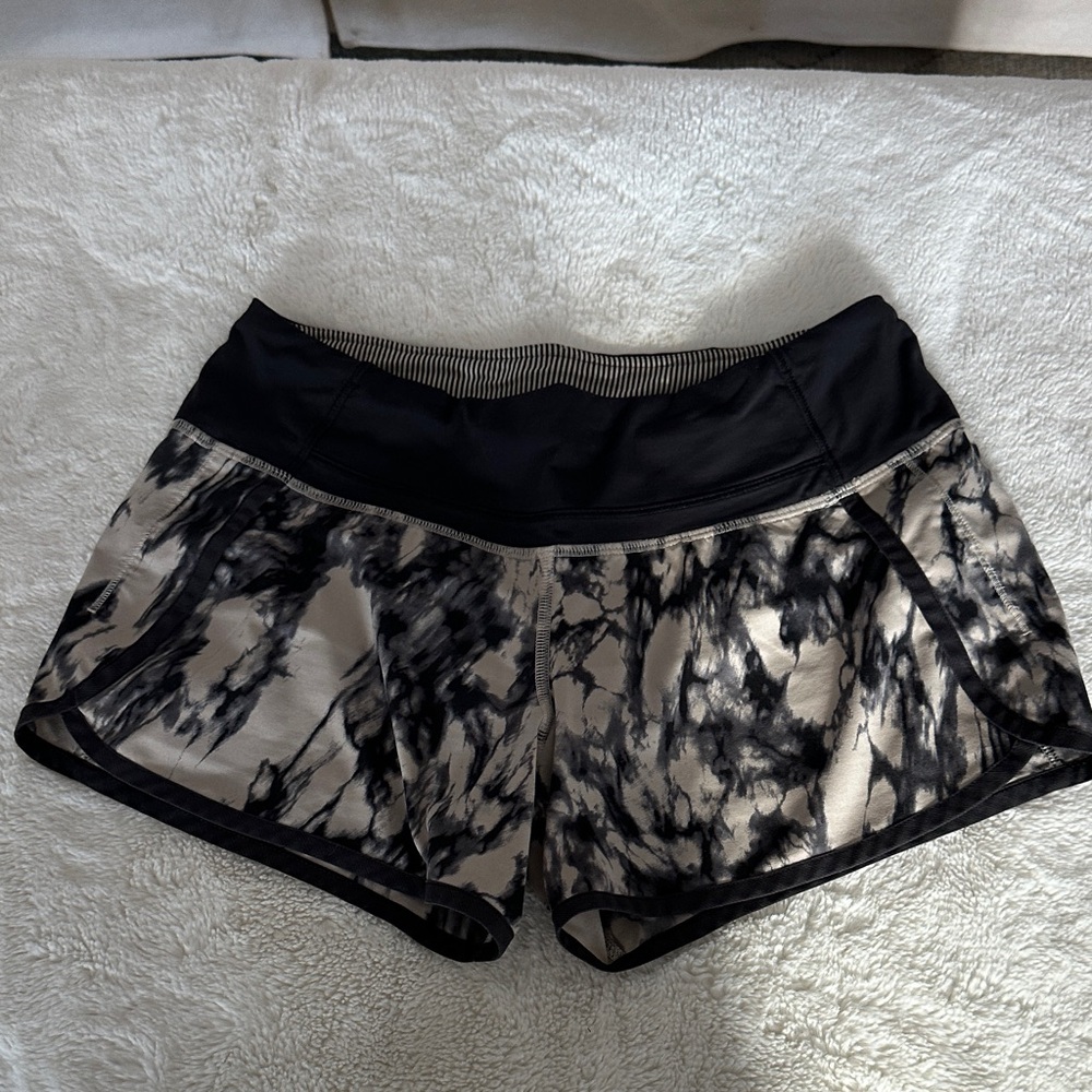 Lululemon Speed Up Low Rise 4” Shorts
